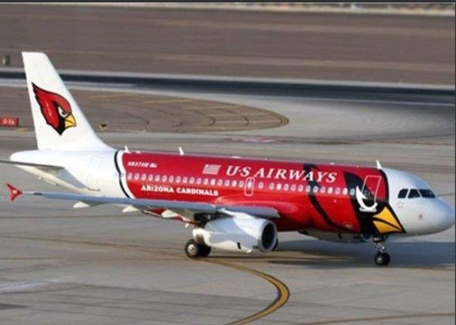 Havayolu irketlerini ayrt edebilmek iin ok kez uaklarn kuyruklarna bakarz. te gkyzne batmzda grebileceimiz dnyaca nl havayolu irketlerinin birbirinden ilgin logolar ve kuyruk tasarmlar...