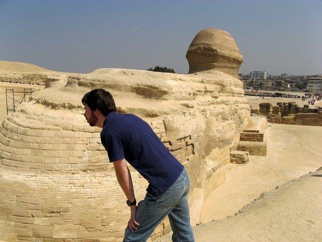 'Sfenks'in poposundan ptm' pozu