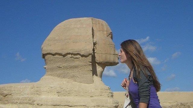 'Sfenks'i pyorum' pozu