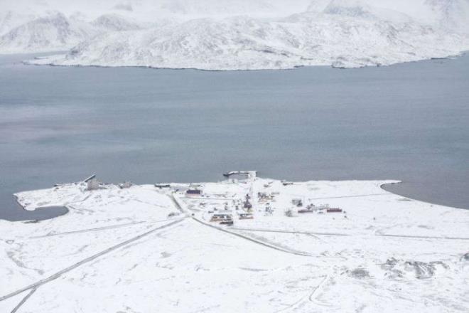 Dnyann en kuzeyindeki yerleim birimi olan Norve&#8217;in Svalbard takmadasnda yer alan Ny Alesund adl bir ky.