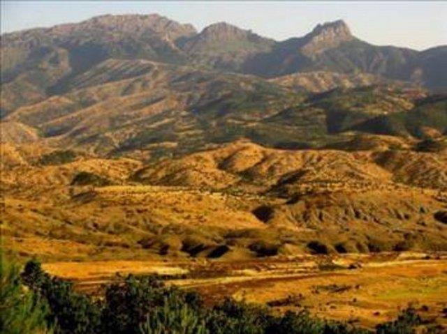 IRNAK rnak, Nuh&#8217;un Gemisi kalntlarnn olduu ne srlen Cudi Da&#8217;nn Kuzeyinde ehr-i Nuh adyla kurulmu, nceleri erneh, daha sonraki yllarda ise rnak adn almtr.