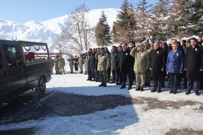 Hakkari&#8217;nin Yksekova ilesinde blc terr rgt mensuplarnn silahl saldrs sonucu ehit olan polis memuru Abdulkadir Ouz iin tren dzenlendi.