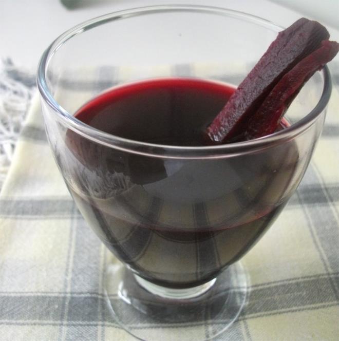 eker hastalarnn da kolaylkla tketebilecei doal bir iecek olan algam suyu kalori bakmndan son derece dk bir iecek olma zellii tayor.