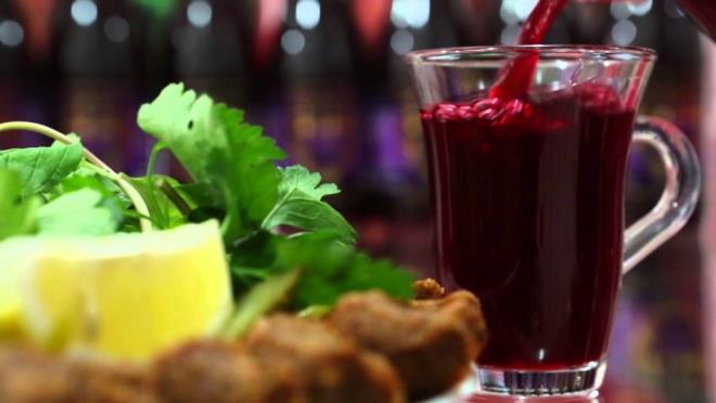 Hcre yenileyici zellii de bulunan algam suyunun ierisinde sfr eker bulunuyor.