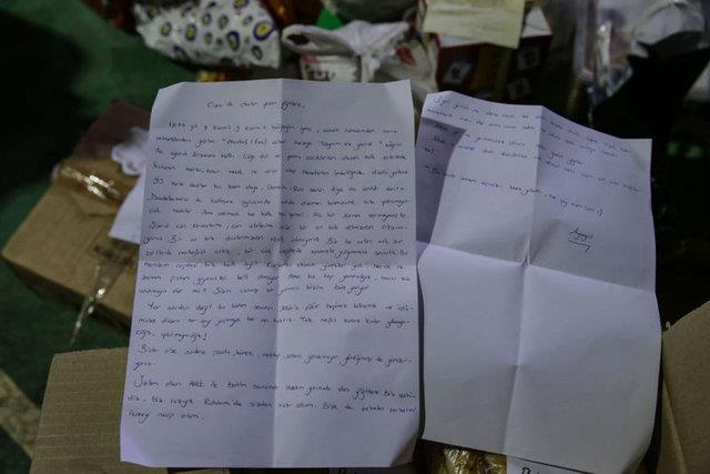 Trkiye'nin fakl blgelerinden gelerek ailelerinden uzakta operasyonlar baar ile yrten asker ve polislere lkenin drt bir yanndaki vatandalar destek veriyor.