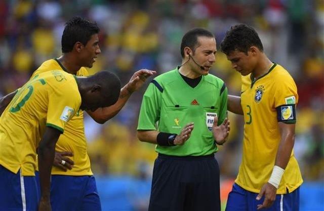 "Herkes bize 'ne zaman manz var' diye soruyor. Arjantinli yenin ngilizcesi iyi deildi. Benim ismim de ok zor syleniyor. Yabanclar doru syleyemiyor. Birka gn geti ve bize ma kmad. Bahattin Hoca'ya dndm 'acaba bize ma veriyorlar da biz mi anlamyoruz' dedim. Allah'a kr yedinci gn mamz aldk."