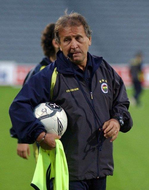 "Bakan da &#8216;Sana ne oluyor&#8217; tarznda Edu&#8217;nun kolunu itmi ve bir tatszlk yaanm. Edu o gnden sonra Brezilya&#8217;ya dnd ve sezon sonuna kadar malar Brezilya&#8217;da izleyip yardm etti. Ama sene sonunda benim ayrlmamn Edu ya da dier yardmclarn grevine devam edip etmemesi ile ilgisi yoktu.&#8221;