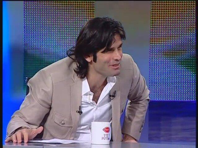 LUCE'YE KM YAKIIKLI SORUSU!    <p>brahim zlmez: Bir UEFA Kupas mandan nce ter idmannda Sergen'le akalayoruz. Hangimizin daha yakkl olduunu konuuyorduk. Daha sonra konutuk, Lucescu karar versin diye. Hocann odasna girdik, "Hocam, biz byle bir tartmaya girdik, siz ne diyorsunuz" dedik. Lucescu, "kiniz de ktsnz be, sabah karar versem olur mu" dedi!