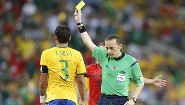 (2014 BREZLYA) "BZ M ANLAMIYORUZ"  <p>  Cneyt akr: "Antrenmanlar ve eitimlere devam ettik. Malara 48 saat kala hakemler aklanyordu. lk ma hangisi olacak, ne zaman alacaz, bize kim syleyecek, bekliyorduk. Tebligatlar yle yaplyordu. Salon dzeninde oturuyorduk. Atamalar hakem kurulu tarafndan yaplyordu. Hakem atamalar yapan ise Arjantinli bir FIFA yesiydi. Gelip her gn hakemleri anons ediyordu..."