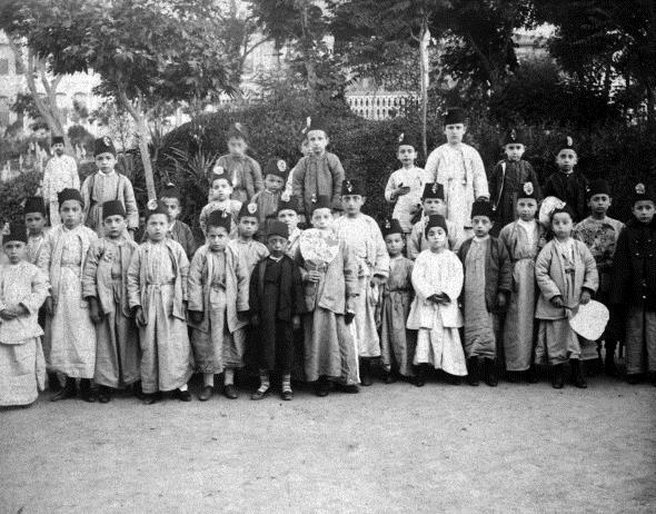 ehzadelerle snnet edilen fakir ocuklar