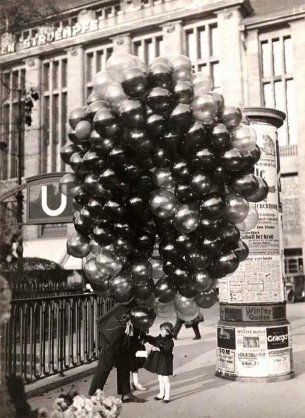 Berlin'de balon satn alan kk kz. Sava ncesi, yl 1935&#8230;