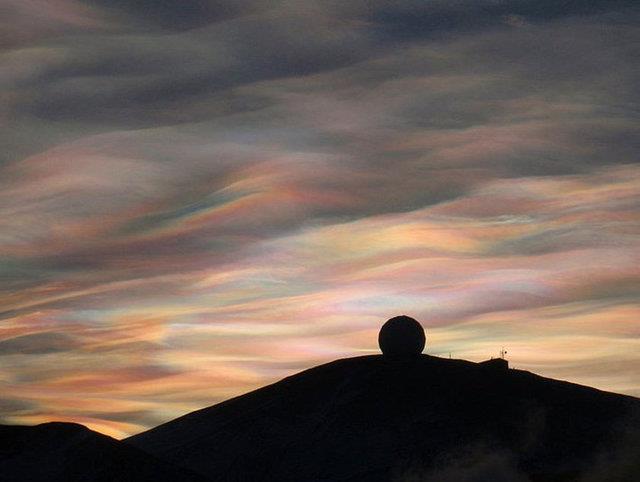 21. Sedefli gibi grnleri sebebiyle bu bulutlara 'inci bulutu' deniyor. Sadece kutup blgesinde gne batndan sonra ya da doumundan nce grlebiliyorlar.