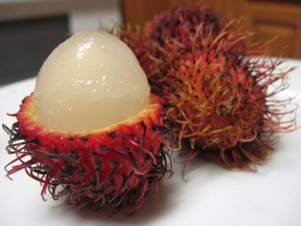 LNN YAN ETKLER VAR MI?  Liiyi ocuklar ve her yatan insan tketebilir ancak tatl bir meyve olduundan ieriindeki eker miktarna dikkat etmek gerekiyor.