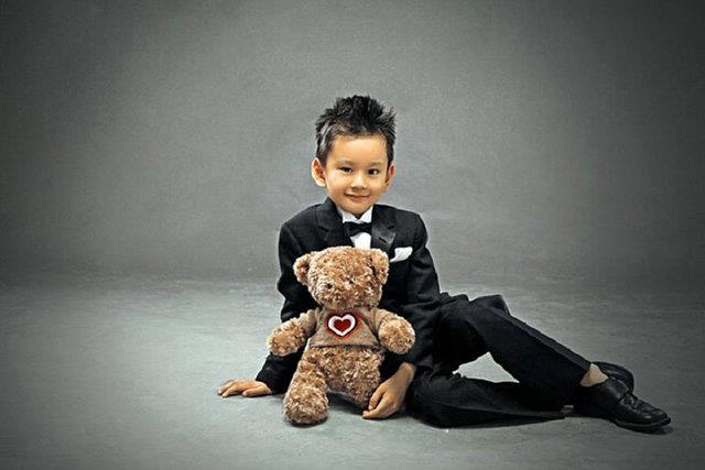 Wang, 2 yandayken gitar almaya balayarak mzik hayatna balam... 4 yandayken annesi tarafndan piyano derslerine gtrlen Wang, ok ksa srede ustalam hatta 18 sayfalk konertolar bestelemeye balam.