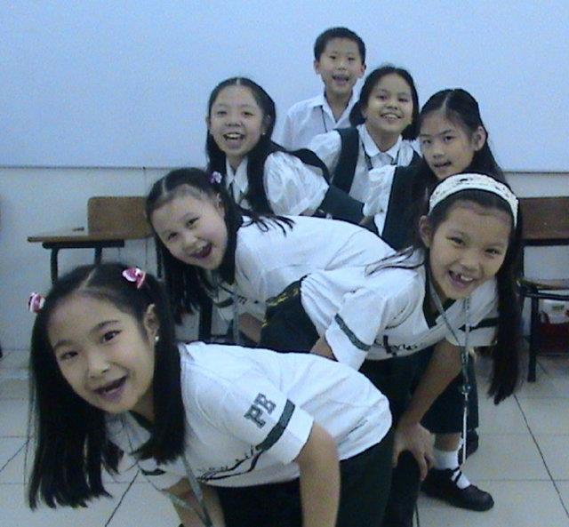 yanda basit matematik problemleri zmeyi renen Wu, 3 yanda hisse senedi alm satmnda babasna "danmanlk" vermeye balam.