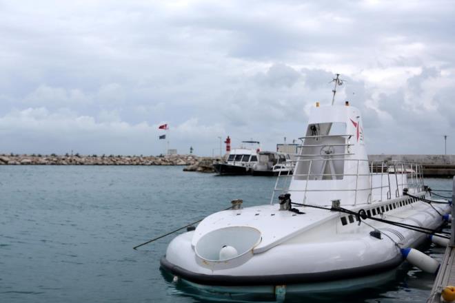 Yavuzyiit, Alanya Liman'ndan 1 mil akta gerekleecek dallarda sualt gzellikleriyle birlikte uak, otomobil ve gemi maketleriyle oluturacaklar yapay resiflerin yer alaca sualt dnyasn da bu farkl servene dahil edeceklerini syledi. Yavuzyiit denizaltyla ilgili gerekli izinlerin alndn belirtti.