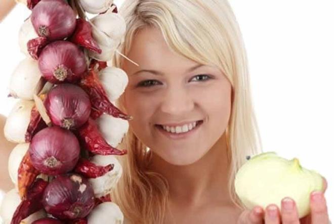 Burun kanamasn durdurmak iin mor soan kullanlr. Kan durdurmak iin mor soan ikiye kesin ve yarsn burnun n ksmna balayn.