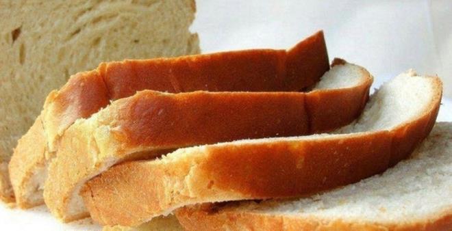 Ekmeklerinizin daha uzun sre taze kalmasn istiyorsanz, bir para temiz ve taze kereviz sapyla birlikte saklayn.