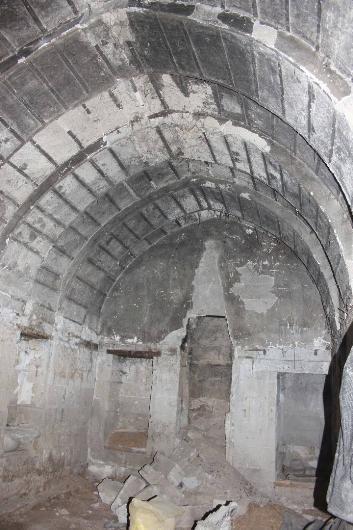 nver, "Ya bu arsay bize devredin biz temizlik almasn yapalm. sterseniz bunu siz bakanla devredin, bakanlk yrtsn&#8217; dedik. TOK ile bu aamadayz, herhangi bir kuruma devretmedik. Blgenin bitiiinde Damat brahim Paa Klliyesi var. Bu klliyenin iinden yeralt ehrine balantlar tespit ettik" ifadelerini kullanmt.