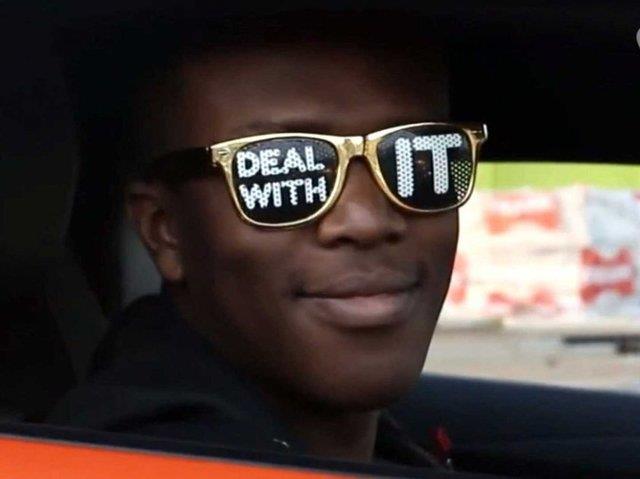 KSI  <br>KAZANCI: 4.5 Milyon Dolar  <br>Henz ya ok kk olan KS, oynad oyunlar videoya kaydederek Youtube kanalndan paylayor. Bu sayede kk ocuk 2015 ylnn en ok kazananlarndan biri oldu.