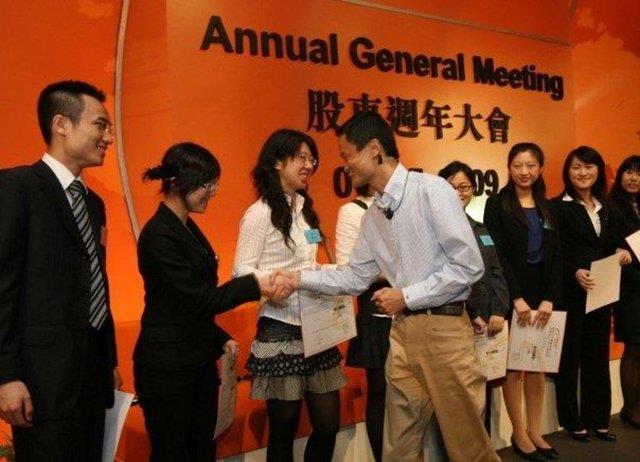Bugn 100 Milyonlarca gen Jack Ma'nn yaantsn ve fikirlerini rnek almakta. Genlere ayrca nem veren Jack Ma, 2013 ylnda Alibaba'nn st yneticiliinden ayrlarak yerini genlere braktn aklamt.