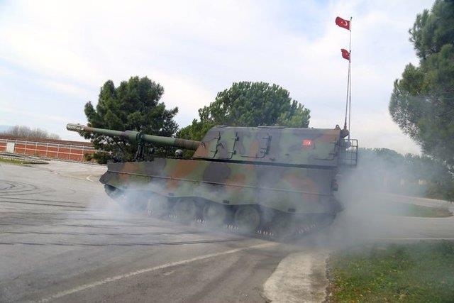 Sakarya'da bulunan 1'inci Ana Bakm Merkezi Komutanlnda yerli imkanlarla retilen Frtna obsleri, manevra kabiliyeti ve yksek teknolojik zellikleriyle gz dolduruyor.