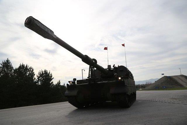 Dnya ordular ierisinde kendi snfnda ok az silah sisteminde bulunan zelliklere sahip, 8 metre uzunluunda namlusuyla 40 kilometre hedefe nokta at yapabilen TSK'nn vurucu gc Frtna obsleri, kresel konumlandrma, otomatik namlu ynlendirme ve otomatik mermi doldurma sistemleri sayesinde yksek ate gc imkan veriyor.