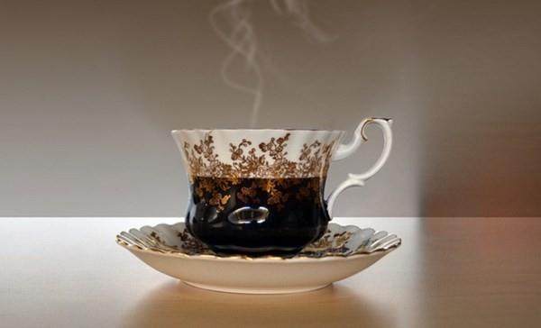 10. Dzenli sindirim sistemi: Baklk sistemini gelitirmeye ek olarak siyah ayda bulunan tanenler ayn zamanda mide ve barsak hastalklar zerinde iyiletirici etki salar ve sindirim sistemi aktivitesinin azalmasna yardmc olur.