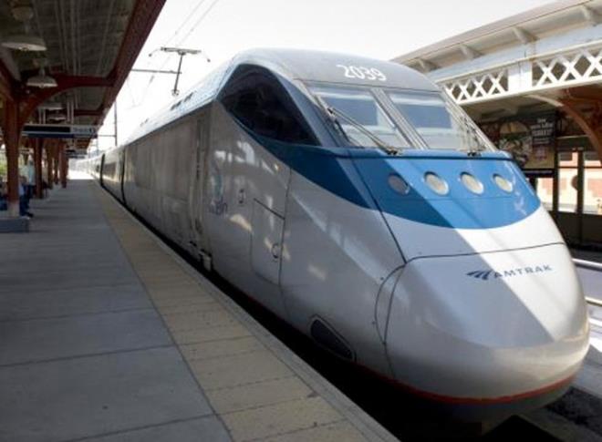 ok yksek hzl tren setlerinde 45'i birinci snf, her biri 4 yolcu kapasiteli toplam 3 adet business class kompartman (12 koltuk), 424' ekonomi snf, 36 kiilik oturma kapasiteli restoran, 2 adet tekerlekli sandalye yeri olmak zere toplam 519 yolcu kapasitesi bulunuyor.