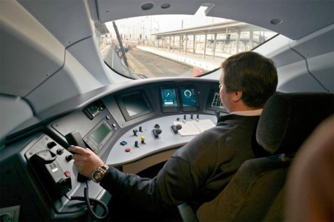 TCDD Genel Mdrl'nce Ankara-Konya, Ankara-Eskiehir, Ankara-stanbul ve stanbul-Konya hatlar ile yapm devam eden Ankara-Sivas, Ankara-zmir YHT hatlar ile Konya-Karaman ve Bursa-Bilecik hzl tren hatlarnda kullanlmak zere 31 Mays 2013 tarihli szlemeyle Alman Siemens firmasna 7 adet ok yksek hzl tren sipari edildi.