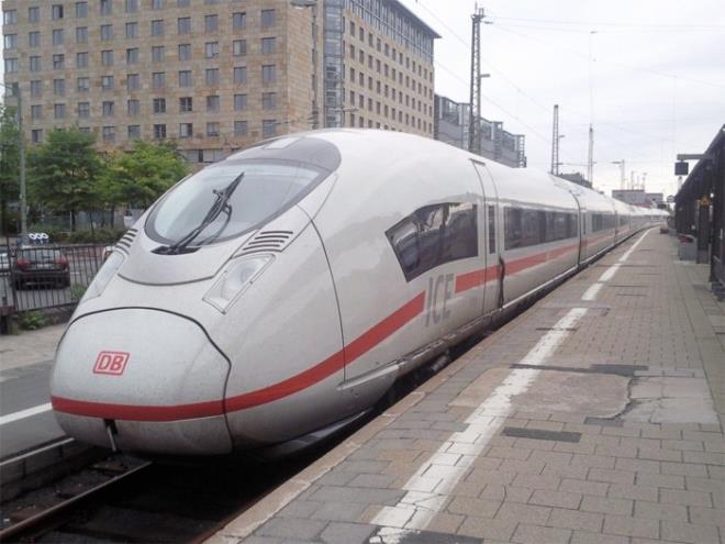 Dier yksek hzl tren setleri ise saatte 250 kilometre hza kabiliyor.