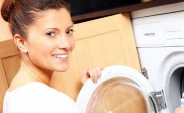 Mikrobiyoloji uzmanlarnn yapt aratrmalara gre, makinada i amarlarnz ykadnzda , koli basili ad verilen kaln barsak bakterileri suya karr ve dier giysilere bular. Kyafetlerinizi ykayarak kirlerini arndrabilirsiniz ancak bakterilerin yaylmas