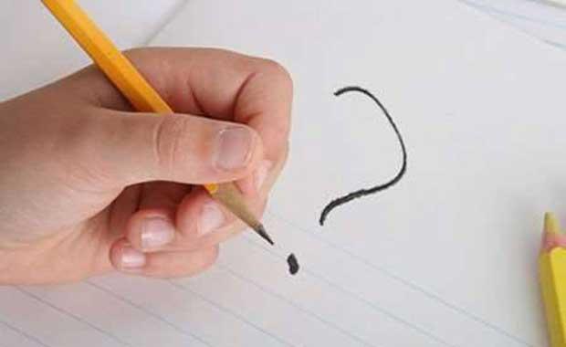 Ylda ortalama 2.500 solak insan, salaklar iin yaplm ara gereler yznden lmektedir