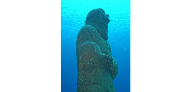 4. Zamanla O, yksek nfuslu ve gl bir lke oldu. Oradan gen halklar Meksika krfezi, Mississippi nehri, Amazonlar, Gney Amerika&#8217;nn Byk Okyanus sahilleri, Avrupa ve Afrika'nn bat sahilleri, Baltk, Karadeniz ve Hazar Denizi civarlarnda uygar topluluklar kurdular...