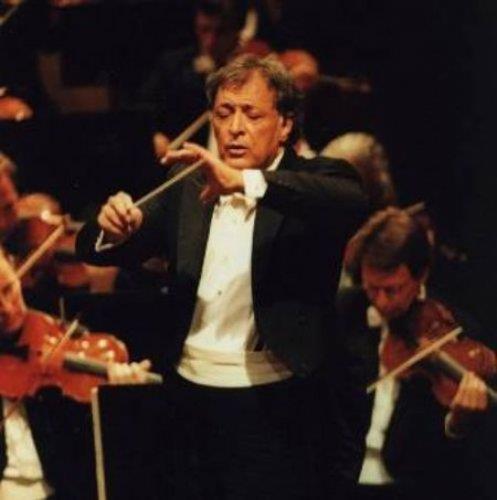 nl kemanc Zubin Mehta, "Bence bir orkestrada kadnlar olmamal. Erkekleiyorlar. Erkekler onlara eit davranyor. Bence bu ok korkun bir ey" dedi.