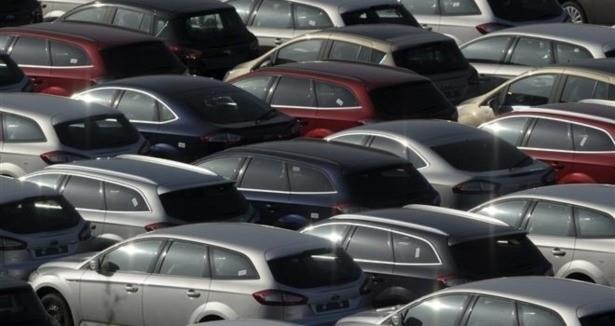 kinci el piyasasnda en ok ilem yaplan aylar aralk ve nisan olurken, 2015 ylnda Trkiye genelinde toplam 4 milyon 400 bin ikinci el otomobil sat gerekletirildi.