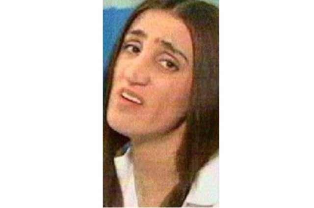 zden rk'n bant karikatrnden uyarlanan dizi 1996 ile 1999 yllar arasnda ekrana gelmiti. Yonca Evcimik, iek Dilligil ve Cenk Torun da Sonay Aydn'la birlikte dizide rol alyordu.