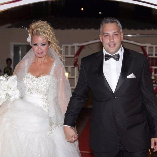 Cem Adler ve ei Pnar Adler...