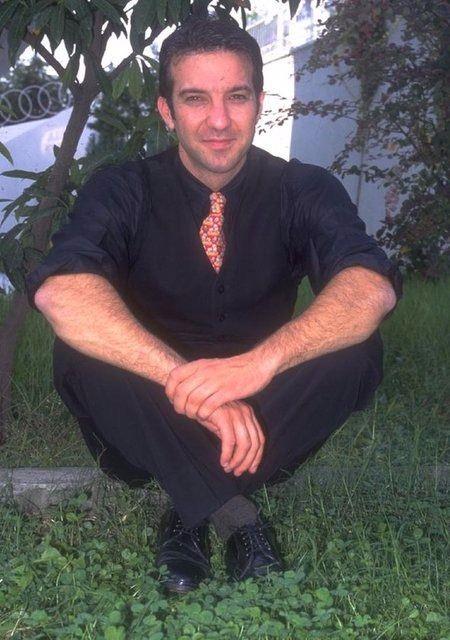 Bir dnemin nl oyuncusu Kaan Girgin artk gzlerden uzak bir hayat yayor.