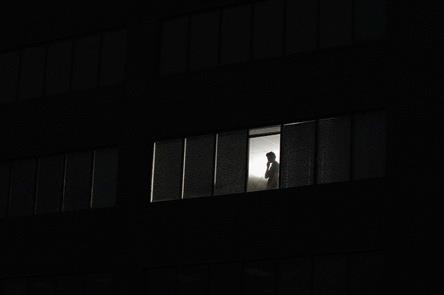 2 arkada Hammerson Burns ve Barham Wise'da onu arkadan atla takip ediyormu. Yolun yarsna geldiinde Worson'un aya taklm ve bunun ardndan arkadalar ok garip bir lk duymular. Onlarn daha sonra polise bildirdiklerine gre bu hayatlarnda duyduklar en korkun lkm. Worson tkezleyip yere deceine ortadan bir anda kaybolmu. Daha sonra eitimli kpekler bu alanda aratrma yapp Worson'dan bir iz bulmaya alm ama bu olaydan sonra Worson'u bir daha kimse grmemi.