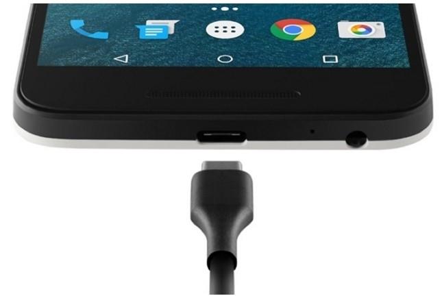 Parmak izi okuyucu sensr zellii Samsung iin bir yenilik olmayacak ancak LG tarafnda G serisinde ilk defa kullanlacak. LG G4 modelinde bu zellie yer vermeyen firma LG G5 modelinde parmak izi okuyucu sensr cihazn arkasna konumlandracak. Android Pay mobil deme sistemi iin bir zorunluluk olan bu zellik, Galaxy S5 modelinden bu yana Samsung tarafnda kullanlyor.