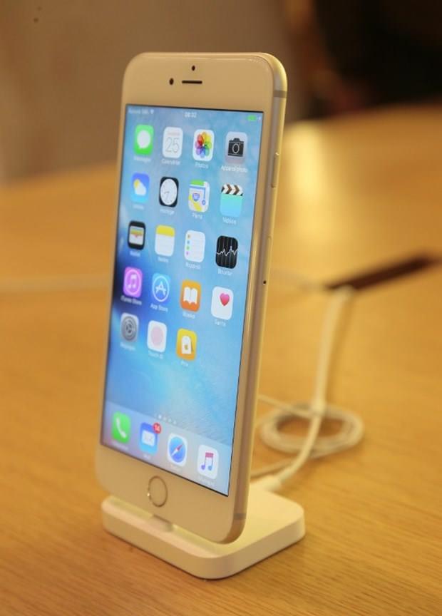 Szntlarda olduka iyi bir sicili bulunan Ming-Ci Kuo, irketin iPhone 7'nin phablet versiyonu iPhone 7 Plus'da 3GB RAM zelliine yer verebileceini syleniyor.