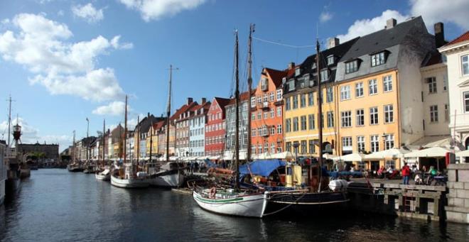 Listede ilk sralar Viyana ile birlikte svire'nin Zrih, Yeni Zelanda'nn Auckland, Almanya'nn Mnih ve Kanada'nn Vancouver kentleri izliyor.  <br>  Dsseldorf'un altnc, Frankfurt'un yedinci srada yer ald listenin ilk sralarnda Almanca konuulan kentlerin arlkta olduu dikkat ekiyor.  <br>  9-Kopenhag, Danimarka