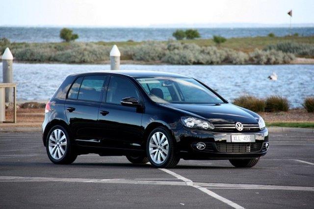 <p>40 Volkswagen Golf 1.6 TDI 105HP</p>  <p>Yakt tipi: Dizel</p>  <p>Ortalama yakt Tketimi(100km): 4.6 litre</p>