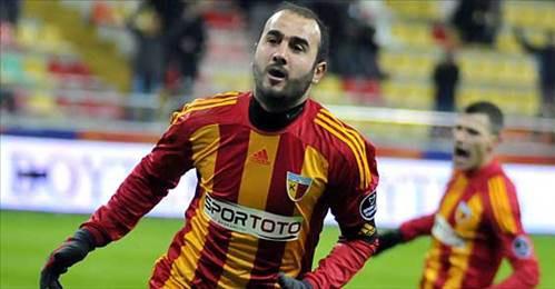 30. saniye: 2007-2008 sezonunda Ankaraspor-Kayserispor manda Kayserisporlu Gkhan nal.