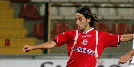 20. saniye: 2007-2008 sezonunda Sivasspor-Kasmpaa manda Sivassporlu Musa Aydn.