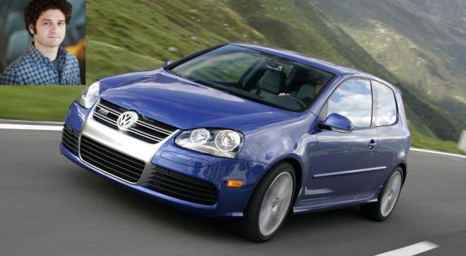 Facebook'un ilk yazlmcs ve oratklardan Dustin Moskovitz, Volkswagen R32 Hatchback kullanyor.