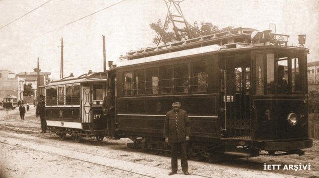 1914 - Atl tramvaydan elektrikli tramvaya gei, elektrikli tramvaya eklenmi eski atl tramvay vagonu, ili