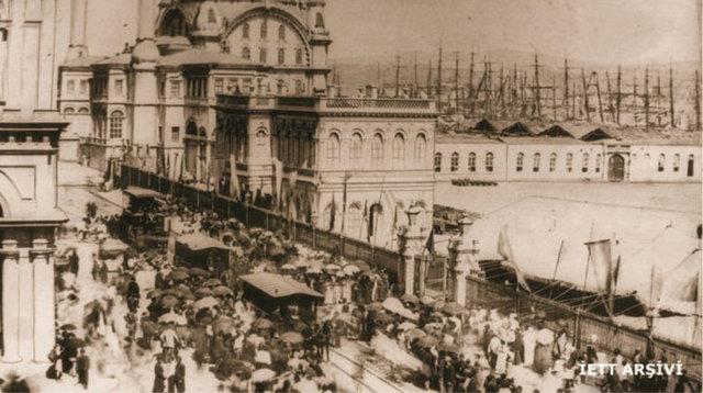 1871 - stanbul'da toplu ulamn miladi saylan atl tramvaylarn hizmete giri treni, Tophane, ayn zamanda ETT'nin kurulu tarihi.