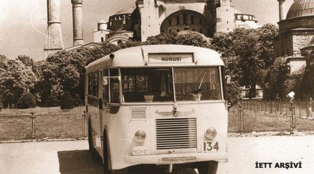 1947 - zel amala tahsis edilen "husisi" tabelal ETT otobs Ayasofya nnde